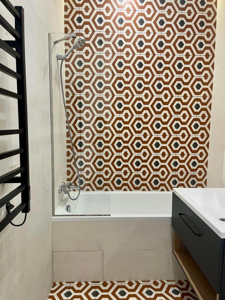 Modern Apartment In The Old Town キエフ エクステリア 写真
