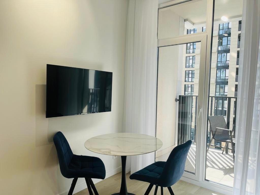 Modern Apartment In The Old Town キエフ エクステリア 写真