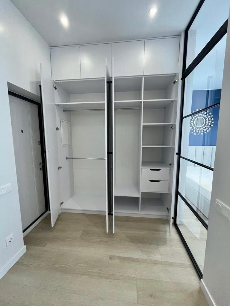 Modern Apartment In The Old Town キエフ エクステリア 写真