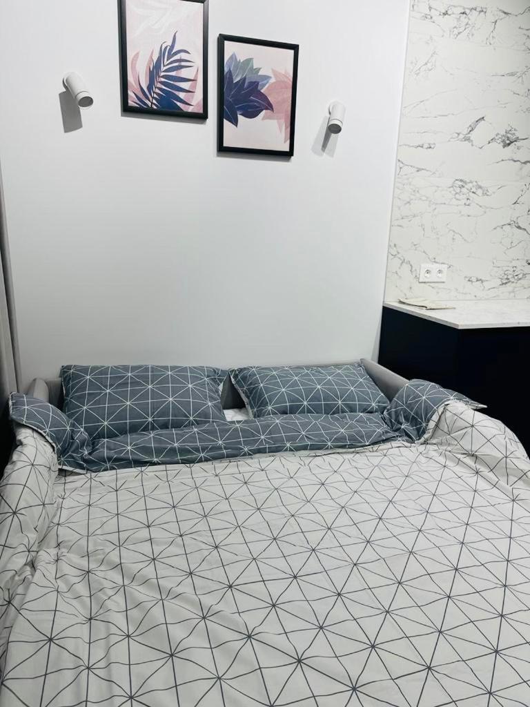 Modern Apartment In The Old Town キエフ エクステリア 写真
